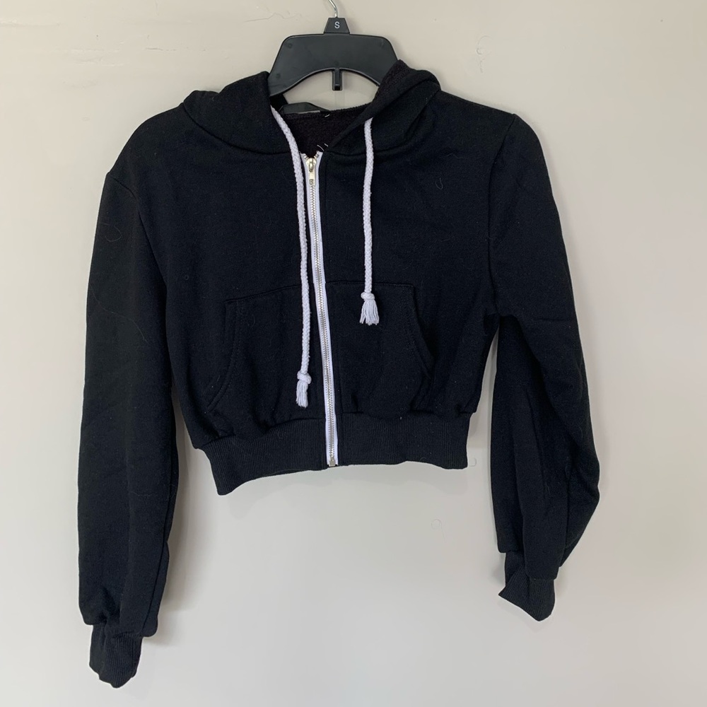 Black cropped hoodie